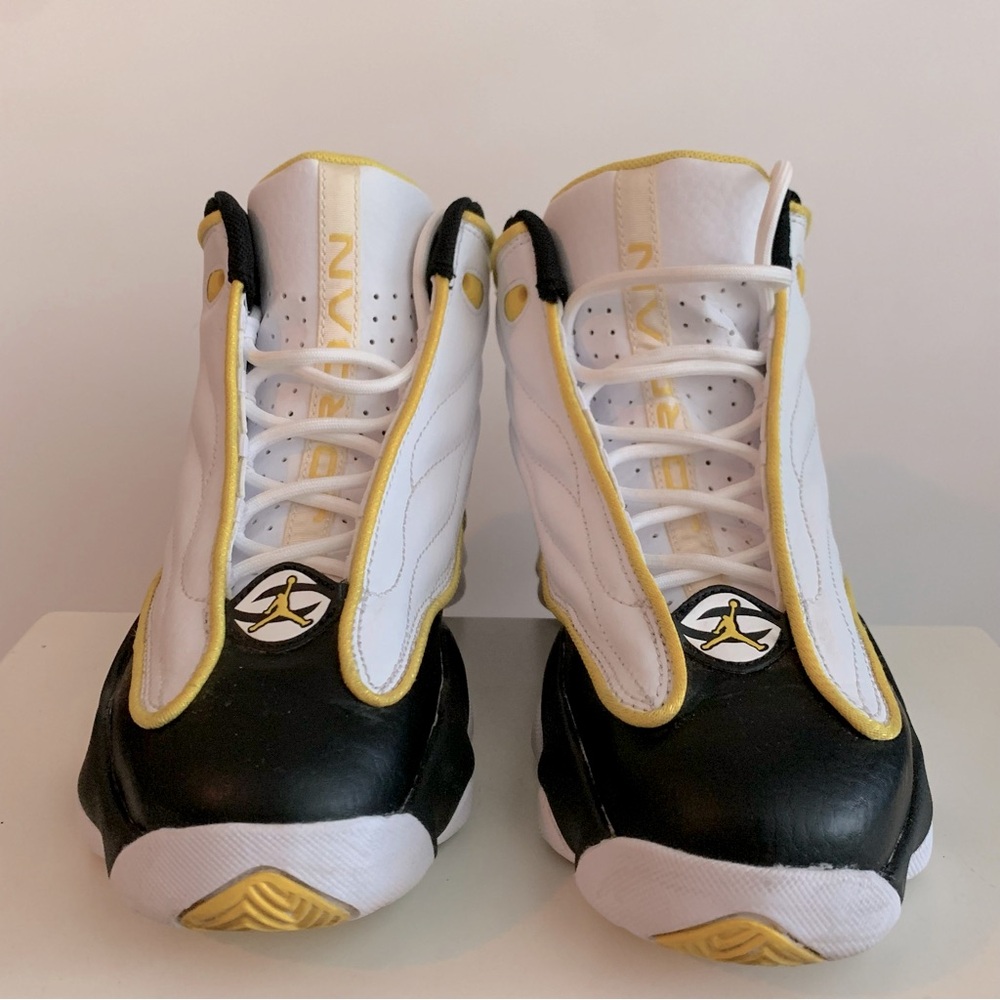 Air Jordan Pro Strong GS 'Tour Yellow' Youth Nike Basketball Shoes Big Boy 5.5Y